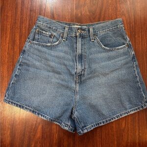 Vintage Levi’s Denim Shorts - Loose fit